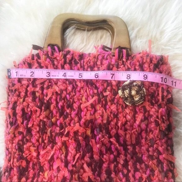 Hand Knit Cottage Core Purse Pink Beaded Flower Pendant Wood Handle. Barbie Core - Picture 3 of 4